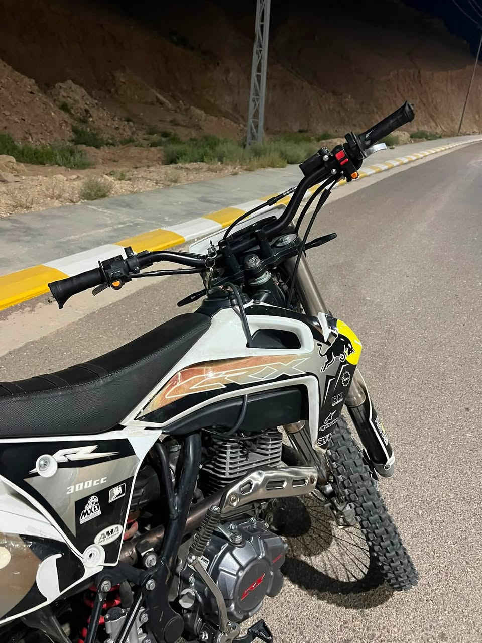 سلام عليكم من رخصه الادمن
للبيع أو مراوس بسولنك 
قفاز CRX مكينه 300c موديل 24


**إذا كنت صاحب هذا الإعلان وتريد حذفه لأي سبب، رجاءا أرسل رسالة إلى الدعم الفني**
