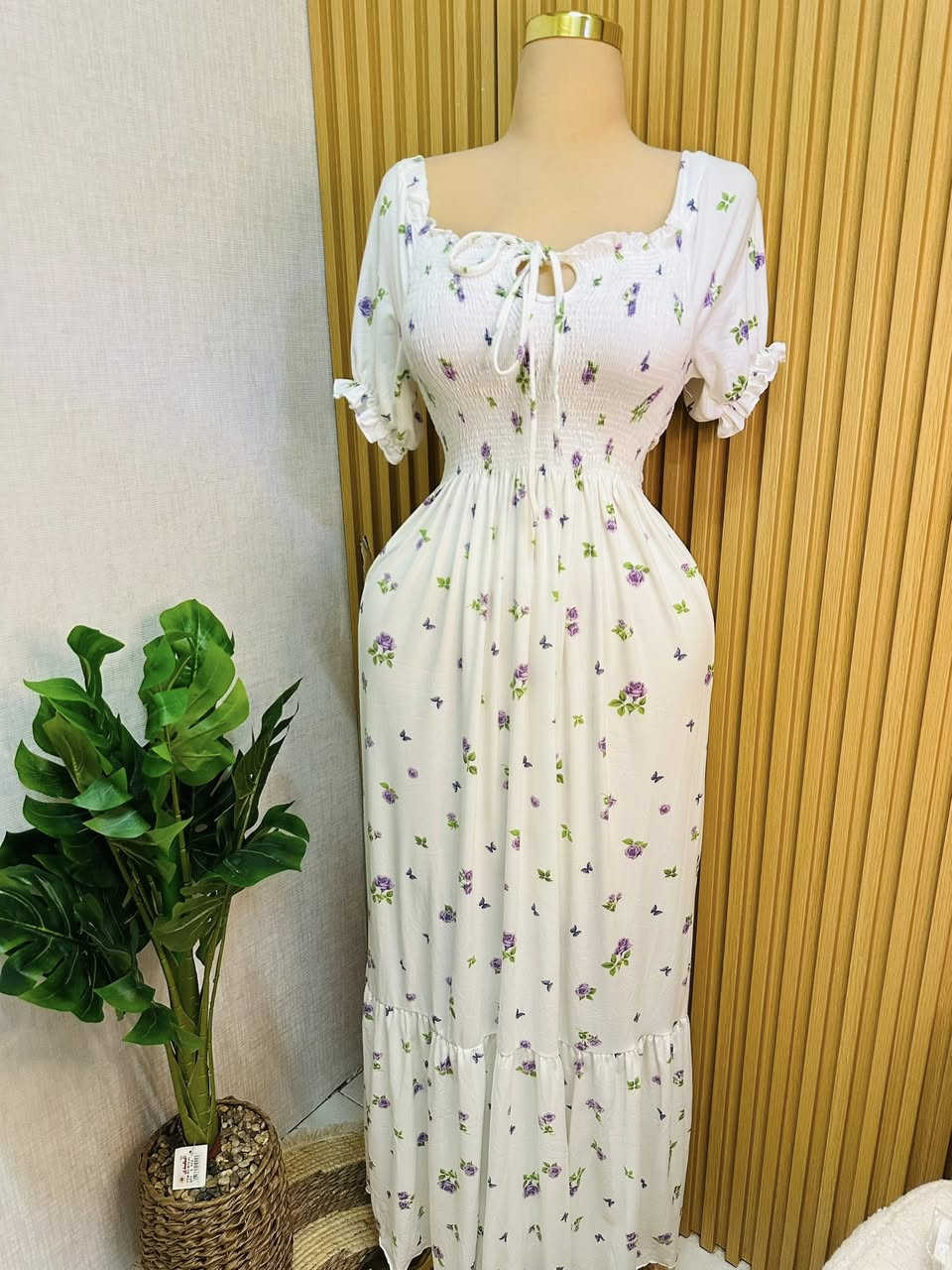 #فستان مال اميرات 🫣🫡
خامه فانيله زبده باردد 
قياس فري سايز يلبس من وزن 50 الى وزن85 

يجي لونين مورد يجنن 🥹❤️‍🔥

⤵️😌

للحجز والاستفسار يرجى مراسله الصفحه
رقم هاتف واتساب ***********
توصيل بسماية 1000
بغداد 5000
محافضات 6000
يوجد دفع عن طريق الماستر كارد ✅💵
