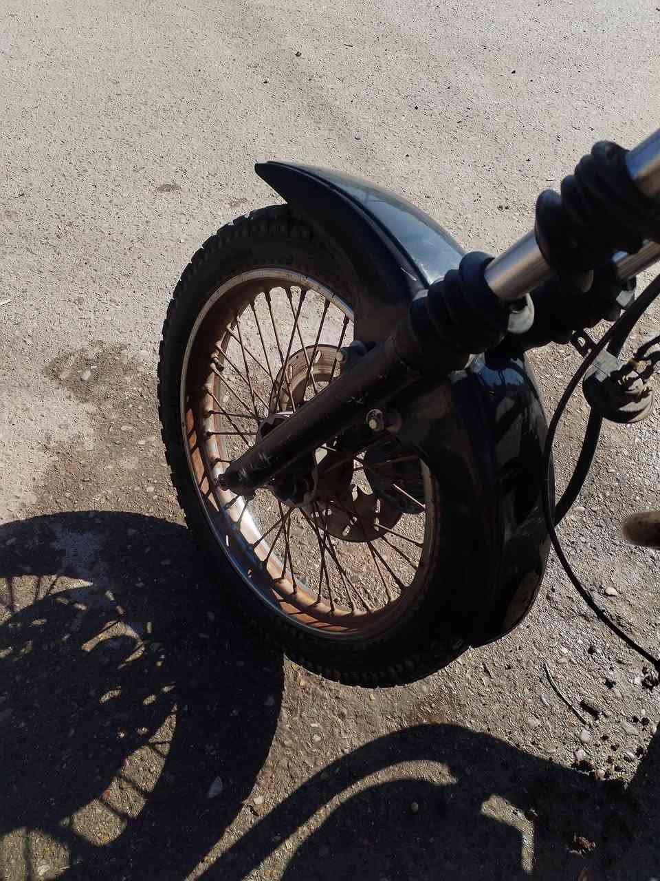 دراجه ام زت موديل 88بلاديه ولا قطرت لحيم بيه بدون رقم سعر مليون 700 وبيه مجال للشراي بغداد لأمين ***********
