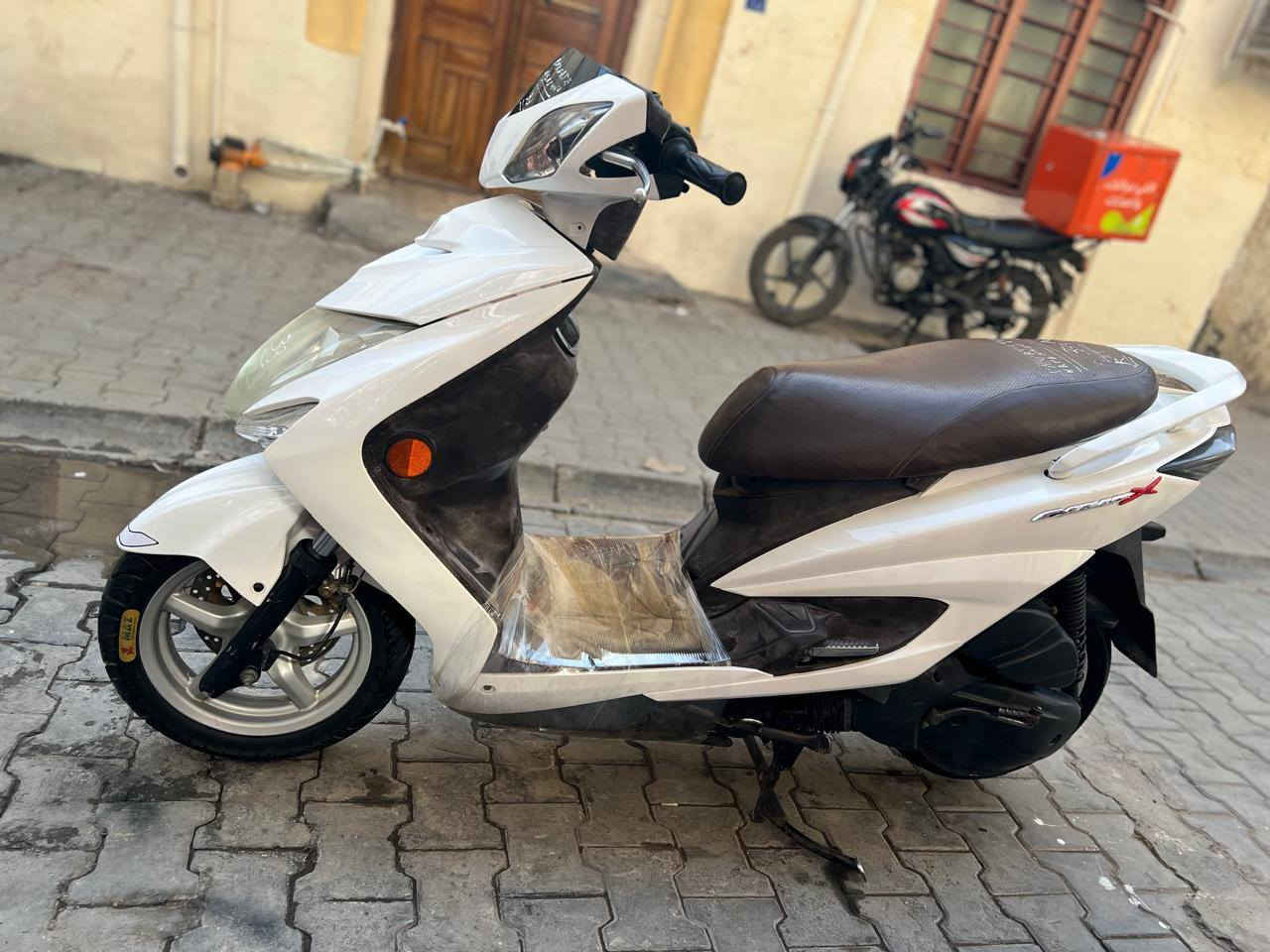 دراجه سكنس فحل لد ياباني جديده مال رمبه مديل 2016 نوزل خطين قبق نفخ ستان كهربائي مكينه ناعمه كفرات اصليه دراجه جديده مكفوله اي نقص مابيها مكفوله السعر مليون 200 العنوان بغداد الكرخ رقم ***********
