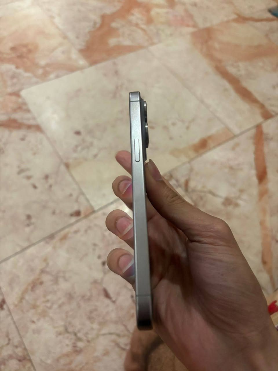 السلام عليكم 15 برو ماكس شرق اوسط (دبل) بطاريه 89 نضيف الجهاز غراضه كامله سعره 1100 وبي مجال بسيط مكاني حله ***********
