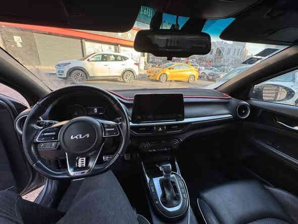 للبيع كيا فورتي 2022 جيتي لاين امريكي
صور الحادث والسونر داخل منشور 
العنوان بغداد الكراده
السعر 145$ 
***********
موصفات جيتي لاين فول مواصفات معروفه
ماشيه 67 كيلو حقيقي وليس ميل 
🛑سلايت
🛑بصمة تشغيل ابواب وصندوك بصمة .
🛑شحن وايرلس
🛑محرك 2000 دوش بدون دوانز علبانزين العادي.
🛑كاميره  خلفية دوارة.
🛑رادارات 360 درجة ( امامي جانبي خلفي) .
🛑رادارات خلفية توقف ذاتي مانع اصطدام.
🛑كشن جلد اسود جيتي لاين مطرز بعلامة جيتي 
🛑مانع التصادم الامامي والخلفي.
🛑تحكمات ستيرن 4 جهات فول.
🛑ثلاث وضعيات قيادة (ايكو-سبورت-سمارت).
🛑مثبت سرعة ذكي ( التحذير عند مغادرة المسار ).
🛑بدون كيبل يربط التلفون واير ليس و GPS.
🛑ويل كب 17 جيتي لاين بلادي.
🛑نظام الصوت  سبورت هارمن  عدد السماعات 8. فول صوت 😍
🛑ستيرن حرف D جيتي لاين.
🛑سقف اسود داخل اسود.
🛑لايت فراشة اصلي  زينون ابيض عالي وناصي.
🛑اضواء ترحيب عند الاقتراب.
🛑 بك لايت ليد وسكنات لد.
🛑اشاير بلمراية.
🛑نقطة عمياء.
🛑كير توماتيك .
🛑كامرة امامية تحديد مسار وقيادة الية.
🛑السياقة على خطوط الشارع
🛑مانع انزلاق نظام التركشن.
🛑تبريد ثلج شاشة دبل فريز  منفصل.
🛑فتح الصندوق الذكي عند الاقتراب.
🛑مثبت سرعة ذكي ( التحذير عند مغادرة المسار ).
🛑تدعم نظام الابل كار بلي والاندرويد اوتو بدون كيبل.
🛑يربط التلفون واير ليس و GPS.
