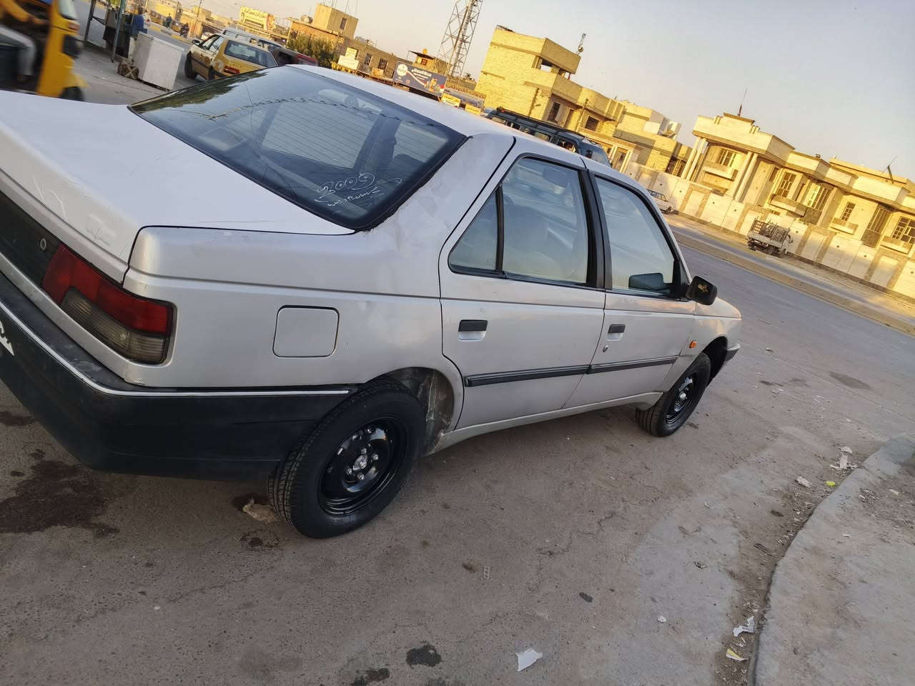 اسلام عليكم البيع بيجو روى موديل٩ كير مكفول المكينه بيه خيط بخار قليل كشر نفس  ماشوفون سياره ناعمه خير من الله رقم بغداد انكليزي سنويه إلى ٢٨ سياره حلوه لا ضربه ولا صبغ سعر ٢٨ وبيه مجال العنوان بغداد حي النصر الرقم ***********
