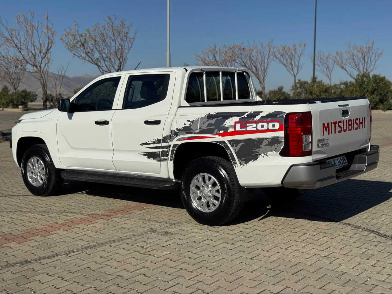 L200 2024

پيكاب ميتسوبيشي L200 2024 رةقةم سليًماني 10.000 روشتوة يةك پةلًة ساردي هةية نمونةية مالي دوستة يةك دينار مةسرةفي نية ناو بوًدي و گاعي تيًگيراوة باي 240 گةلاو معامةلةية ئةگةر موشتةري نيت بيًزارمان مةكة جوابي كوًمينت نايةمةوة ***********

ميتسوبيشي ال ٢٠٠ رةقم السليمانية موديل ٢٠٢٤ ماشي ١٠.٠٠٠ الف كيلومتر  مابي الي نقص سعرها ٢٤٠ ورقة *********** السليمانية, العراق
