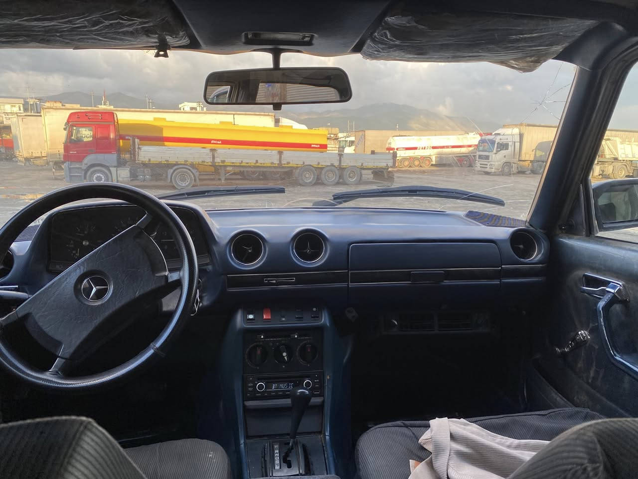 للبیع عنوان سلیمانیە سعر ٦٥ وەرەقە. رقم تیلفون:***********
.
