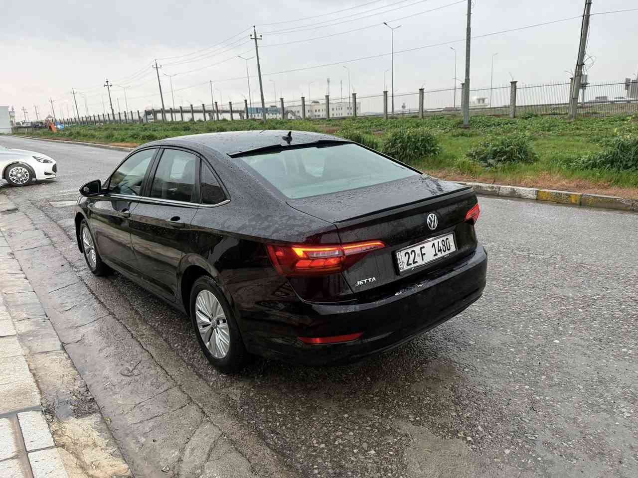 فولكس واكن جيتا موديل ٢٠١٩ مواصفات s وارد امريكي لون اسود بيها قطعة صبغ بونيد بدون دواخل ايرباك استيرن وبردة طاك بيها شبر تعديل وبيها شبر بالصندوق صبغ ماشية ٩٠ الف ميل سعر ١٢٥ ورقة وبيها مجال صور الحدث مرفقه مع الصور مكان السيارة اربيل 
رقم الهاتف 
***********
***********
