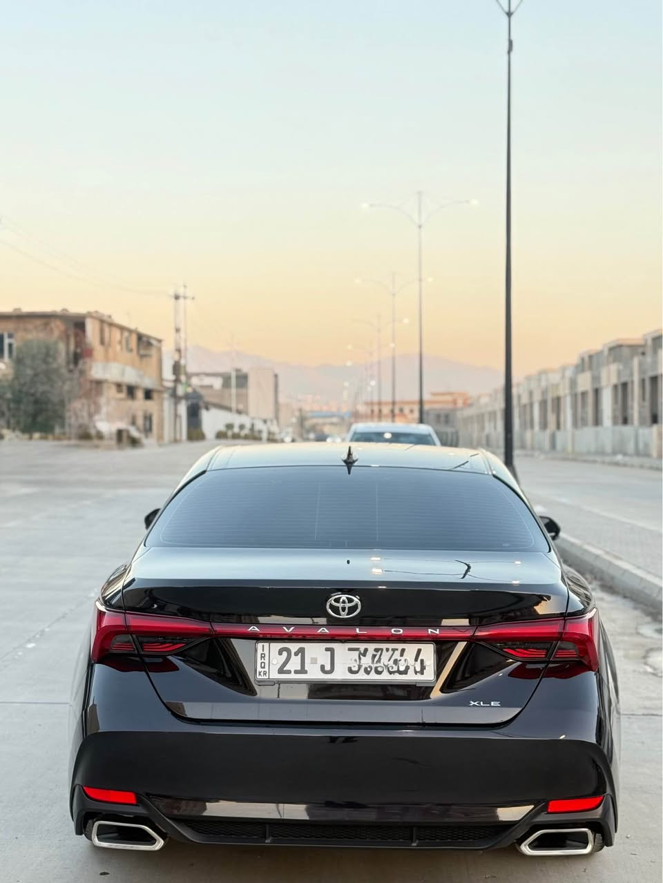 السلام عليكم ورحمة الله وبركاته 

‏‎       ——— لـلـبـيع  ———

تويوتا افلون     —   Toyota Avalon  

وارد امريكي     —. بدون ايرباك 

‏‎الموديل           — 2022  

فئة.                 —  XLE  

حجم المكينه   — V6/3500

‏‎اللون               — اسود   

‏‎المسافه المقطوعه — 69.000  

‏‎حالة السياره.    —بدون حادث فقط طخه خفيفه بالباب + الجاملغ   

‏‎المواصفات 
‏‎- بصمة تشغيل 
- بصمة ابواب 
‏‎-ترحيب عند الاقتراب 
-تشغيل عن بعد 
- رادار امامي - جانبي - خلفي 
‏‎- شاشه كبيره تدعم نظام الأبل كار باي ونظام الاندرويد 
‏‎- ستيرن بحركه كهربائيه 
- تبريد قطعتين
- لايتات 3 عدسات 
‏‎- بگ لايت LED 
- 3 وضعات قياده 
- اوتو هولد 
‏‎- تحكم ستيرن جهتين 
- كشنات جلد 
- كشنات تدفئه 
- أشاره بالمرايه 
- هندبريك بصمه
‏‎- تحديد سرعه 
‏‎- مانع انزلاق 
‏‎- ليد نهاري
- كامره خلفيه دواره 
‏‎ باقي المواصفات المعروفه 

‏‎السعر            — اكتب تم ويوصلك السعر مباشر 

‏‎رقم السياره    — السليمانية 

‏‎موقع  السياره — السليمانية 

‏‎للأستفسار.     — ***********—*********** السليمانية, العراق
