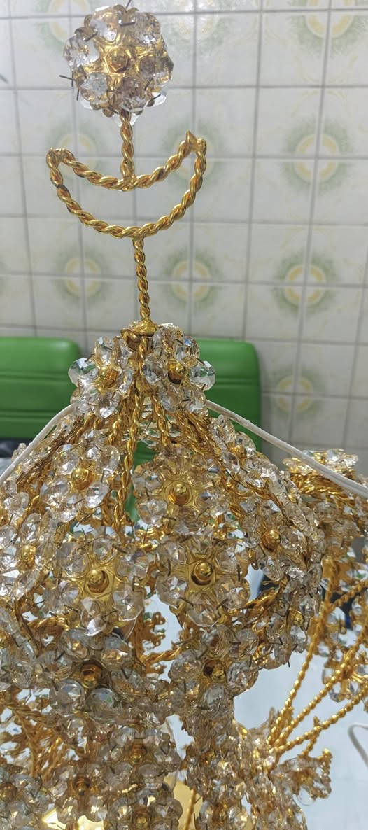 دله ضوئيه محاطه بحبيات كرستال ملونه طلاءذهبي اناره داخليه تحفه مميزه لهواه التحف ارتفاع ٦٥ سم نضافه فوول


**إذا كنت صاحب هذا الإعلان وتريد حذفه لأي سبب، رجاءا أرسل رسالة إلى الدعم الفني**