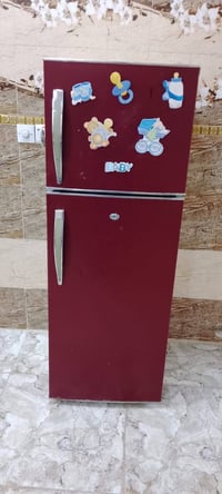 ثلاج للبيع السعر 125وبيها مجال قليل 07756639648 مكاني الشعب