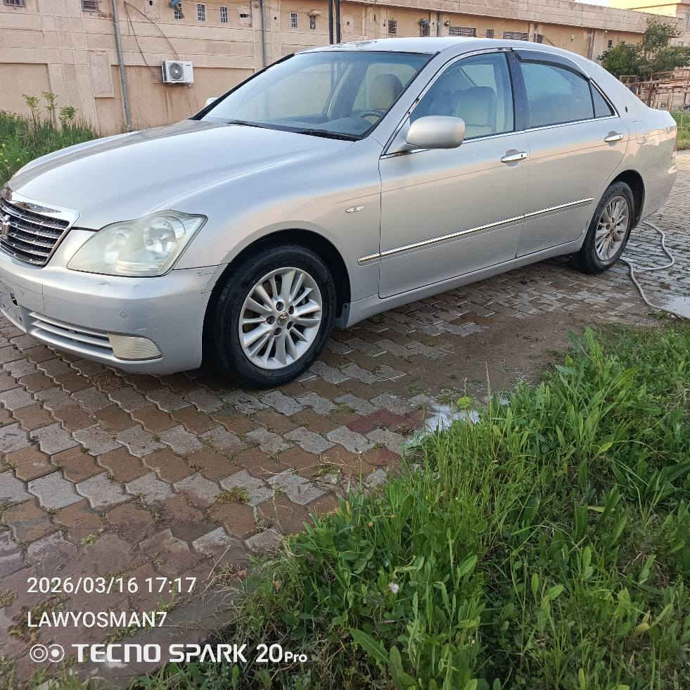 شاهینە.2005.بڕوە

180.بچوک.بەبچوک

گیڕومکینەی بەشەرت

دوکەڵی نیە

تبریدساردوگەرم

سەقفی چالی هەیە.بۆیاخ نیە

کەڤەری بەشەرت

***********

شوین..کەلار. كالار, السليمانية
