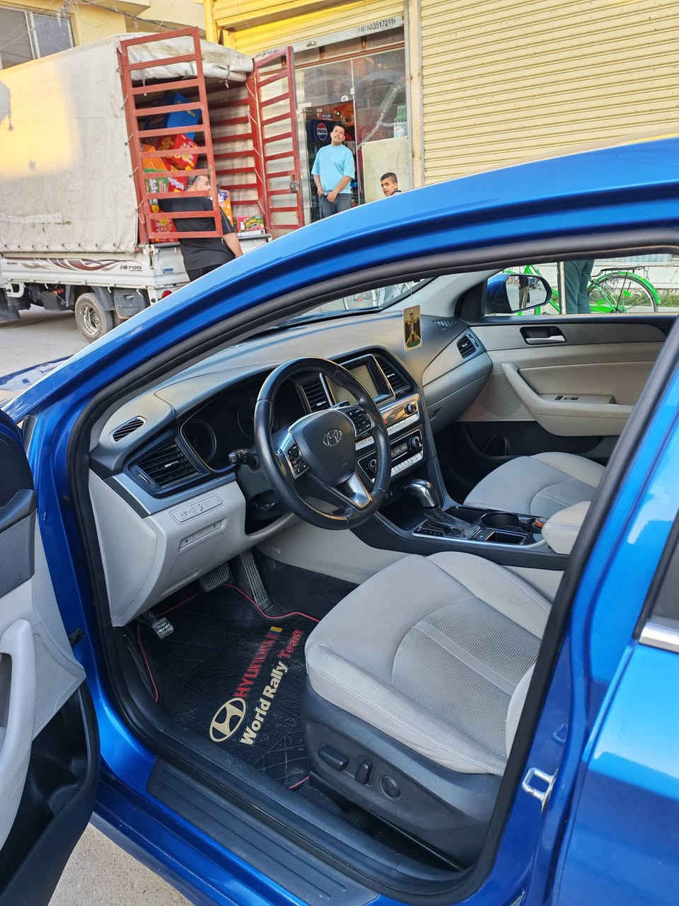 سوناتا 2018  مكينة V4 2.4L
رقم  بغداد الجديد

عـداد الـ ـمسافة 121MIL

المواصفات 🔰
بصمه +كشن كهربائي + تدفئة كشنات+
شاشة كبيرة تدعم Apple CarPlay& Android Auto + كاميرا خلفية دوارة + رادات جانبية +  تحكم دركة جهتين + ثلاث وضعيات قيادة + شاشة تحديد اعطال.

صور الحادث مرفقه اسفل المنشور 🔻

السعر: 132وبيه مجال للشراي

📍 مكان السياره / واسط - الكوت
📞 رقم - ***********
***********
