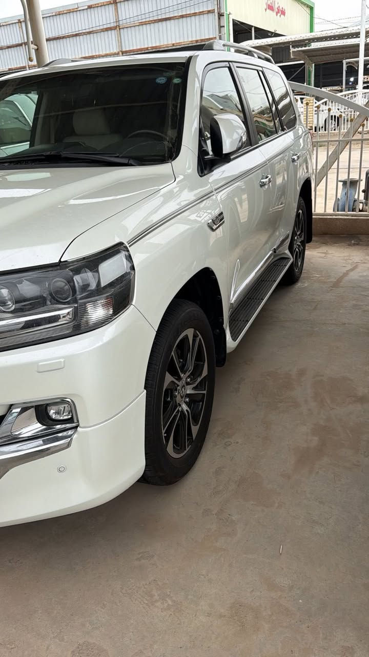 السلام عليكم لبيع لاندكروزر شركات موديل 2021 جنطه كهرباء حساس امامي خلفي كامره كشنات جلد فول مكفوله السياره وجديده كلش رقم اربيل تحويل وكاله حاضر ماشيه 70 السعر اتصل وبيك خير وتدلل استفسار ع الرقم :***********
