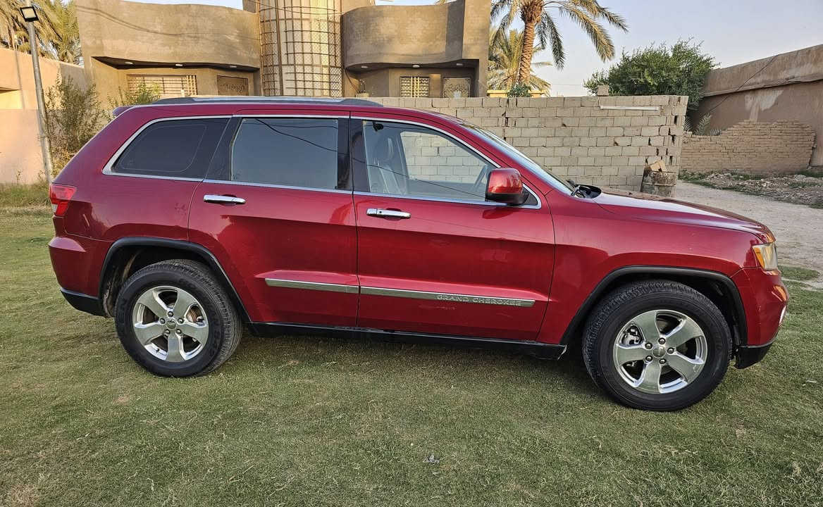 السلام عليكم جيب لاريدو 2011  السياره بيه شبر جاملغ خلفي فقط وجاملغ امامي كلير ولاايرباك طاك كلهه ع وضع الشركه    نضيفه جداً  رقم بغداد انكليزي ب أسمي 3600 فول عده الفتحه  مكاني بابل  مشروع المسيب 
السعر 138 وبيهه مجال قليل جداً
للاستفسار الاتصال ع 
رقم الهاتف ***********
