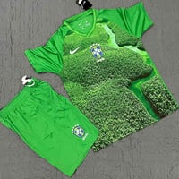 ملابس • تخفيضات كبيرة • سعر الجملة