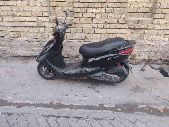 بريز
دراجه خير من الله تايرات جدد كلاجات جدات 
كبريتر جديد ديوان ادامه كامله اي نقص غير اشره دكمه وكفه ملاحظه اشاير تشتغل بس دكمه خربانه بنزلت امامي خلفي جديد مكفوله من تبخير تنقيص 
سعر 650 الف
رقم ***********
العنوان بغداد نادي جولاان
