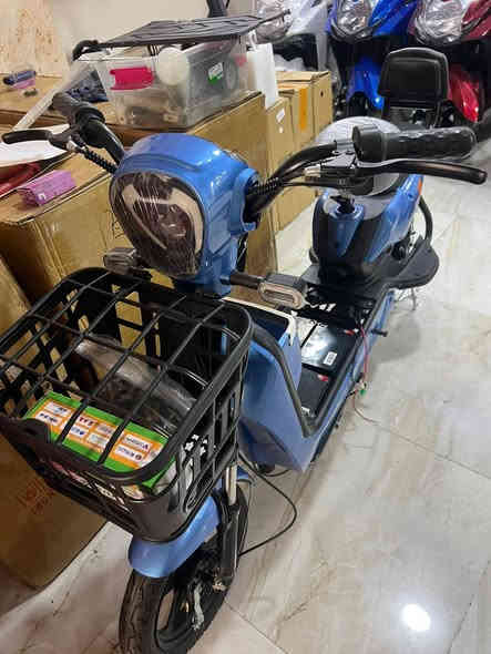 السلام عليكم موجود عندي جميع انوع الدرجات الكهرباية للتواصل ***********
