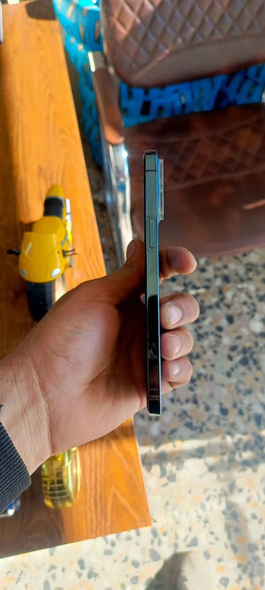 سلام عليكم آيفون ١٢برو ماكس ذاكره ٢٥٦بطاريه٨٦ الجهاز جديد مداخل تصليح ابد تجي تفحصه وتأخذه وين مايعجبك كلش جديد ما بي زلغ مكاني حي اور ***********واتساب سعره490 ألف
