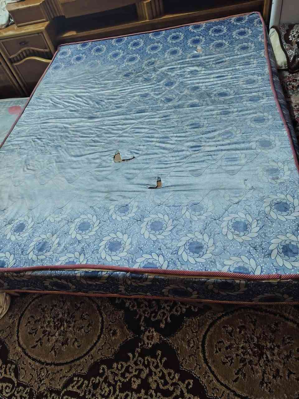 دواشك عدد 2 للبيع
الاحمر ب 30
الازرق ب 35

عنوان كربلاء حي النصر 
***********
