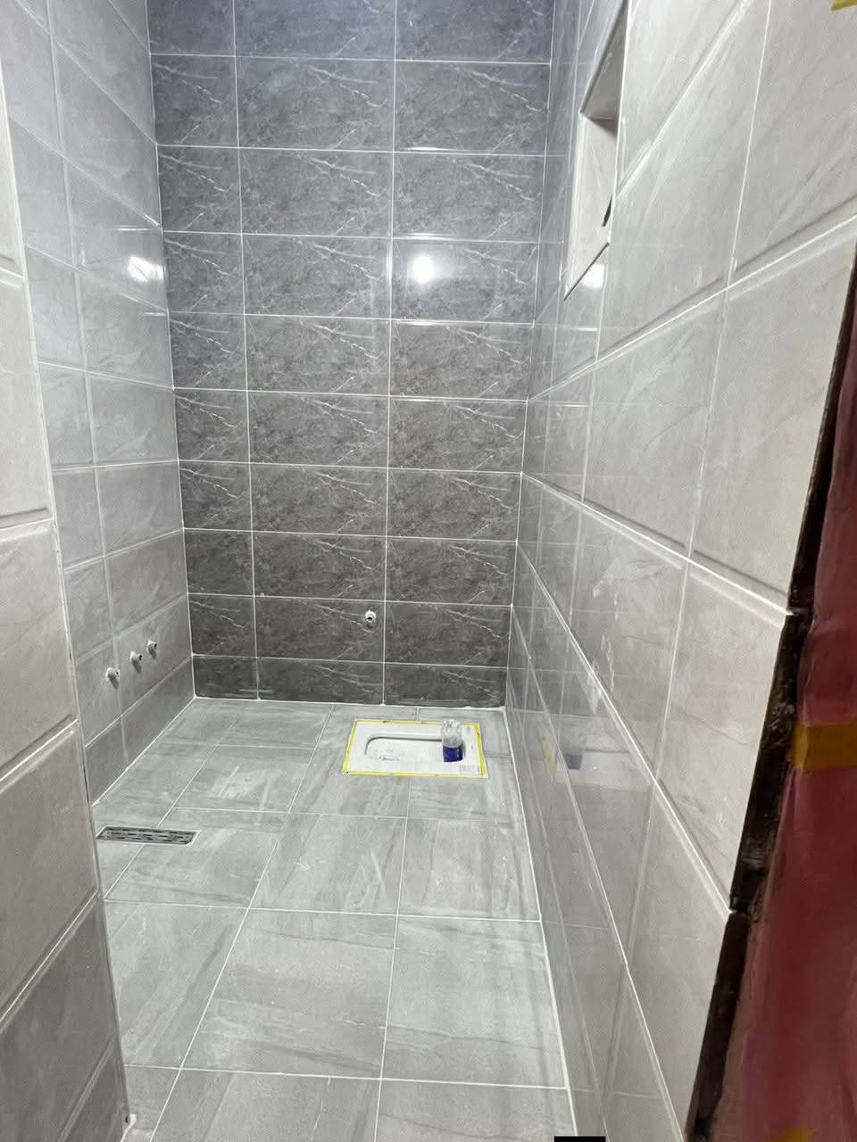 خلفه سيراميك درجه اولى ماده واسمنت واسعار مناسبه لاتصال أو وتساب عله رقم ***********
