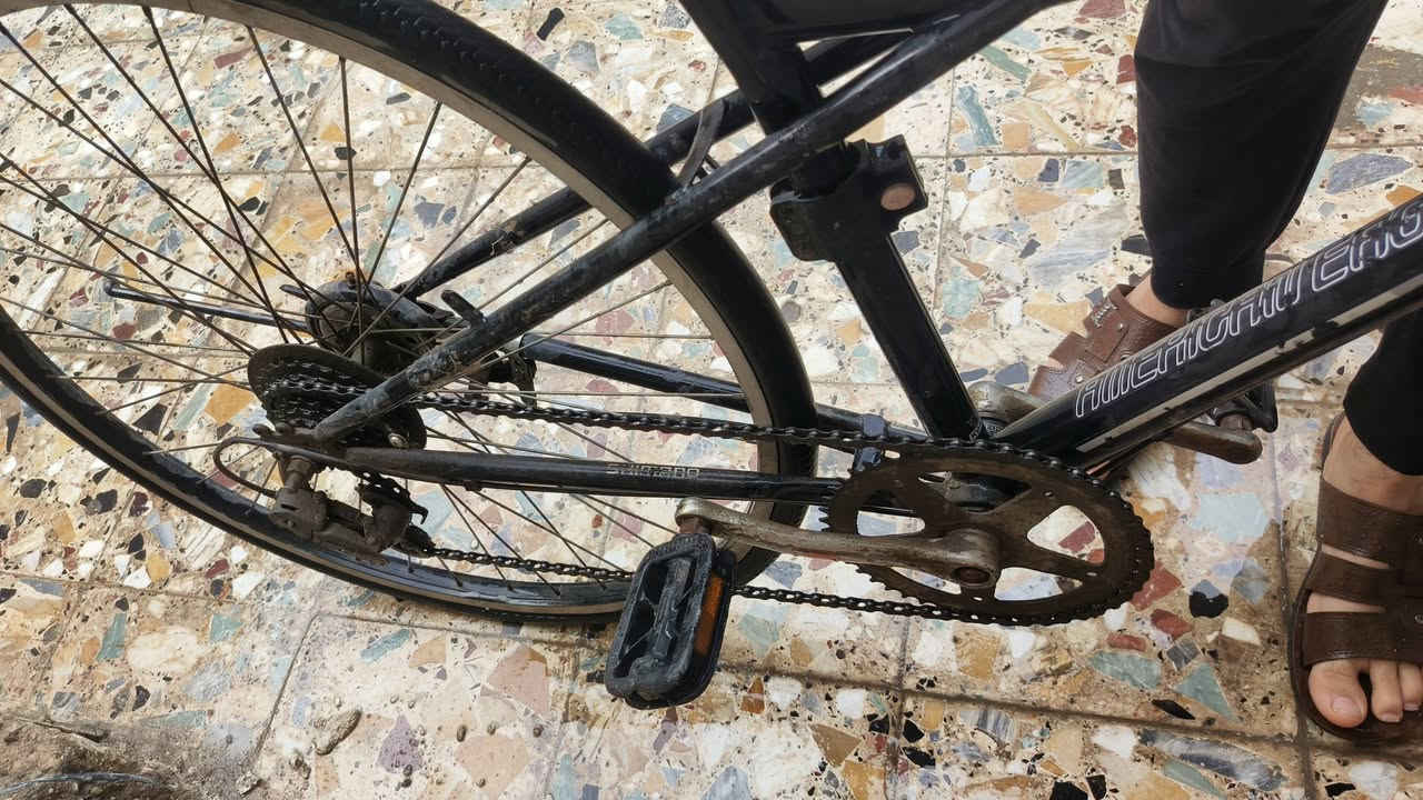 سلام عليكم بايسكل هجينة (Hybrid Bike) من العلامة التجارية RF حجم 27 نظافه 90/10 فقط البريك الامام راخي كله شغال السعر 65الف مستعجل علبيع مكاني الغزاليه


**إذا كنت صاحب هذا الإعلان وتريد حذفه لأي سبب، رجاءا أرسل رسالة إلى الدعم الفني**