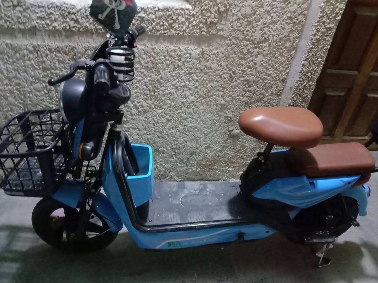 ألسلام عليكم ورحمة الله وبركاتة
دراجه شحن للبيع 
ألعنوان /بغداد الدوره 
رقم ألهاتف ***********
