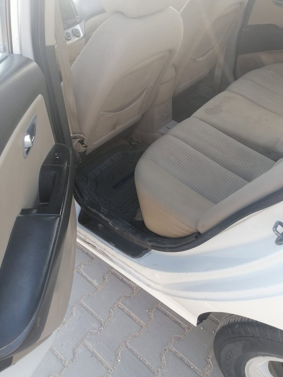 السلام عليكم سياره النترا موديل ١٠ رقم أربيل تريد تحويل او وكاله مكانه كربلاء السياره بيه قطع صبغ بدون معجون ابيع حزام كير مكينه حداديه تبريد تخم تاير كله مكفول السعر ٩٠ وبيه مجال ***********
