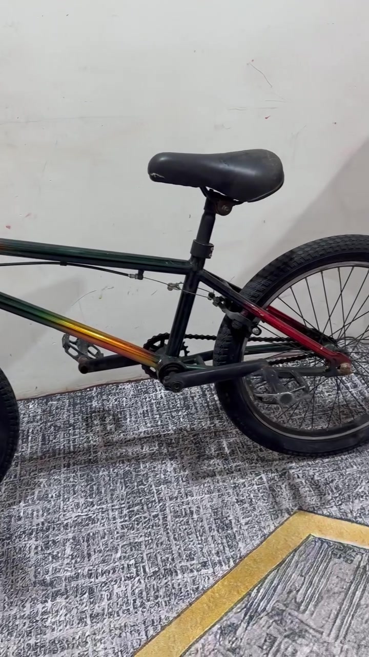 بايسكل BMX20 سبع الوان مستخدم نظيف السعر 250 وبي مجال ***********
