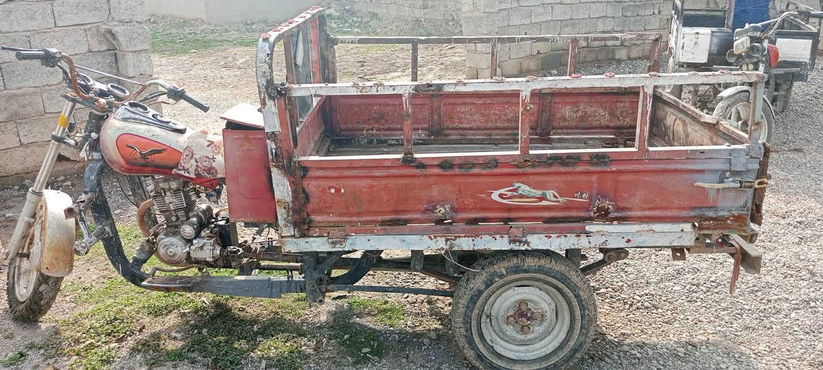 للبيع السعر 300 وبيها مجال ه‍ ***********
