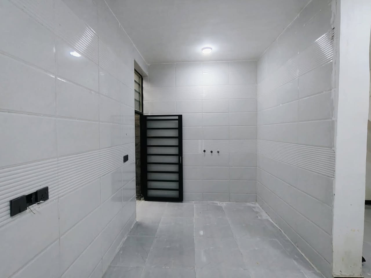 مشتمل للبيع طاب وزراعي سند 25 مرقم من قبل البلديه مساحه 100 متر بناء طابوق يتكون من غرفه نوم مطبخ استقبال هول السعر المطلوب 39 وبيها مجال للشراي ض

الاستفسار مراجعه مكتب دلالية حسن البيضاني  رقم المكتب ،،،،***********
عنوان المكتب حي لحكيم قرب سيطرة القديمه للاعلان عن عقاراتكم  أو المراسلة على الصفحة أو إرسال 
العرض ع الواتساب  
ليس لنا الحق برفع سعر العقار أو خفضه عملنا يختصر على تقديم أفضل الخدمات العقاريه وترويج العقارات ونشرها ع مواقع التواصل الاجتماعي على حسابي الخاص على الفيس بك توجد مجموعة عقارات تجارية سكنية دوانم زراعية مستعدون بيع وشراء العقارات نستقبل كافة العروض الزراعيه والطابو في مدينة الكوت
رقم المكتب          حسن البيضاني.      ***********
