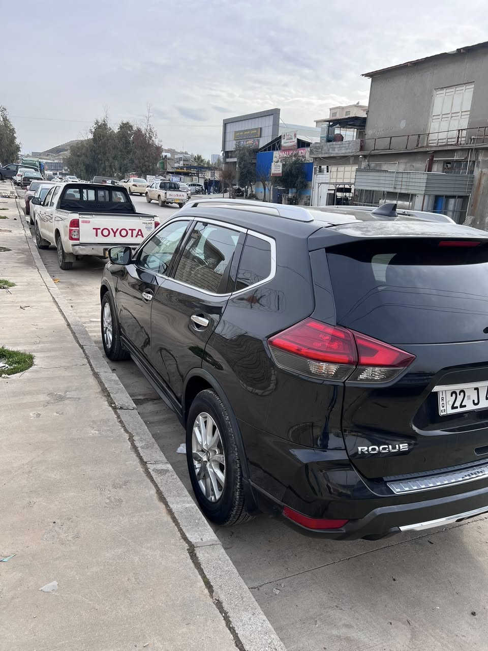 السلام عليكم
نيسان روج ٢٠١٧ SV للبيع او مراوس بروج حديث ابيض او سلفر

فول مواصفات عدا الفتحة 

كشنات جلد بلاد والسيارة مغلفة جلد جوزي المقاعد والارضية ايضا مغلفة جلد بالكامل

بصمة ابواب وتشغيل عن بعد 

كشن كهرباء + تدفئة بالكشنات

گير ومكينة بشرط السيارة جاهزة متحتاج دينار مصرف 

السيارة ماشية ٨٢ الف مايل

ضرر السيارة جامرلغ صبغ واشبر بالبنيد بارد وبيها باب خلف السايق رش امريكا

صور الحادث مرفقة بالمنشور

السعر 140  

للاستفسار التواصل واتس اب 

***********
