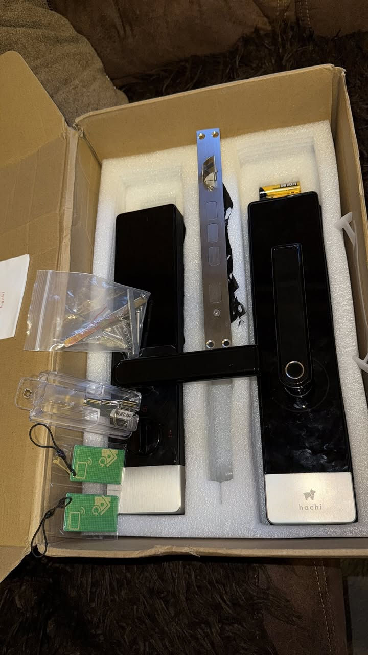 سلام عليكم 
كيلون باب سمارت حجم كبير 
يفتح عن طريق البصمه والكارت ورقم سري ومفتاح
من ارقى الانواع


**إذا كنت صاحب هذا الإعلان وتريد حذفه لأي سبب، رجاءا أرسل رسالة إلى الدعم الفني**