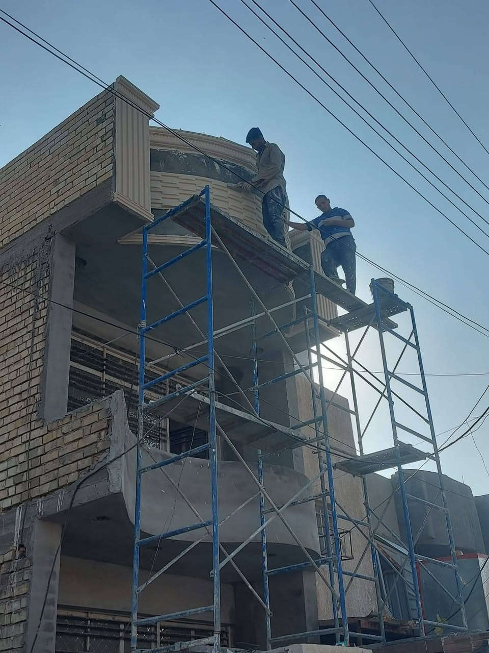 كادر مصري لبخ في بغداد لبخ درجة اوله خشنة ونعمه ونثر وتصفير مصطر وثقل نعمه و تطلس  و تشميع***********
