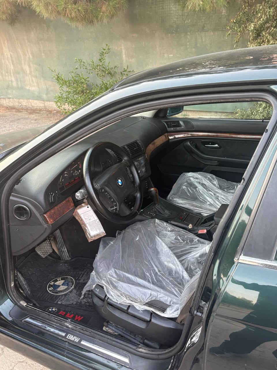 سەقەڕ بۆ فرۆشتن ٢٠٠٢ 525i دەبڵ دیجیتەڵ مەنەفێست ئیبراهیم خەلیل سبوخ عام نەبی حیزام نەبی سەیارەکی بێ کێشەیە  موشتەری نامە بنێرە یان تەلەفۆن بکە *********** أربيل, العراق

