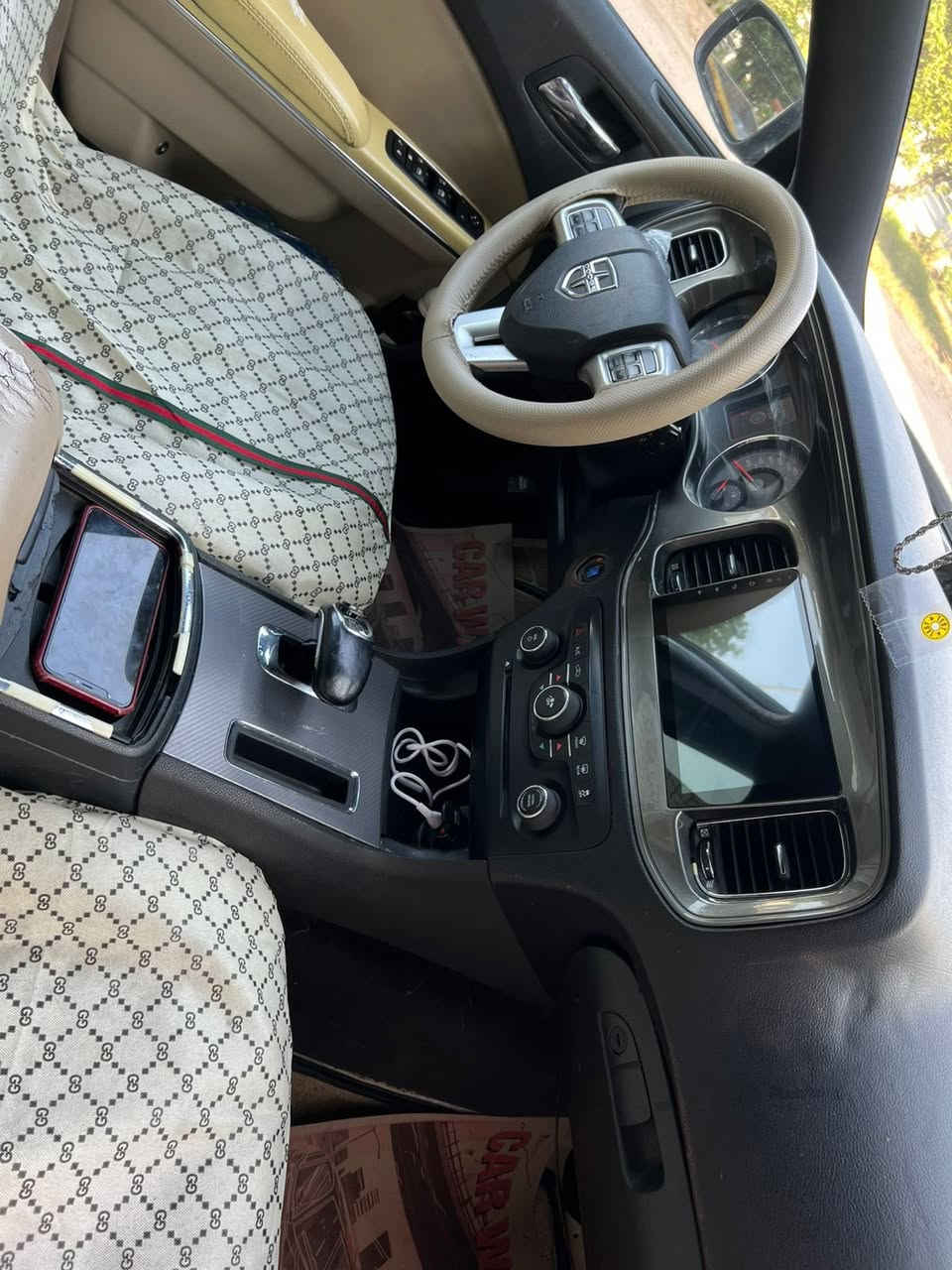 سلام عليكم  جارجر 2014 كصة جنطة سيارة جديدة وجاهزة ع حباية ونص ارقام وسنوية طبق الاصل كير طيارة مكينة 6 سلندر 3600 للبيع فقط  سعر 60 بيها مجال بصيط كلش السيارة نضيفة ب معنى الكلمة ومابيها اي نقص مكانها بصرة 
***********
