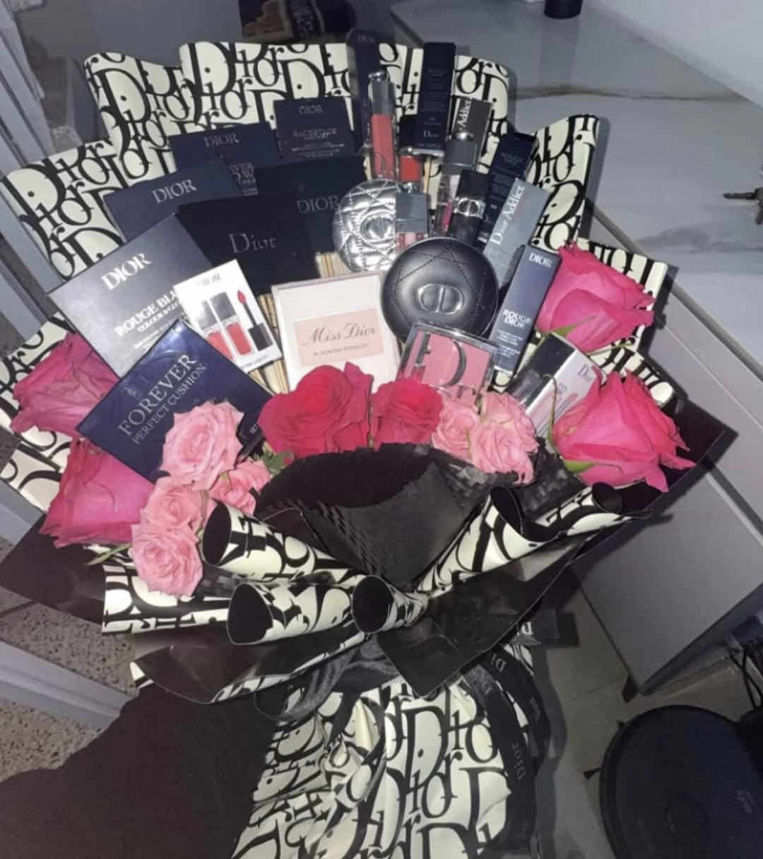 متوفر تجهيز هديه للحب حجز خاص او واتساب ***********
