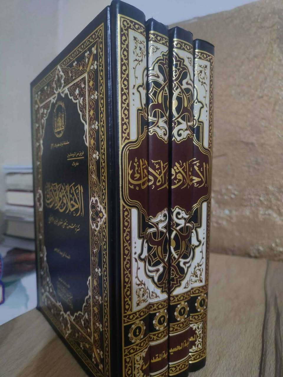 📚 للبيع: موسوعة الأخلاق والآداب
📖 موسوعة الأخلاق والآداب بحالة ممتازة جدًا، نظيفة وكأنها جديدة، تجليد فاخر وأوراق سليمة، مناسبة لطلبة الحوزة والمهتمين بالعلوم الإسلامية.

💰 السعر: 25,000 دينار عراقي. 

📩 للاستفسار أو الشراء، الرقم:***********
