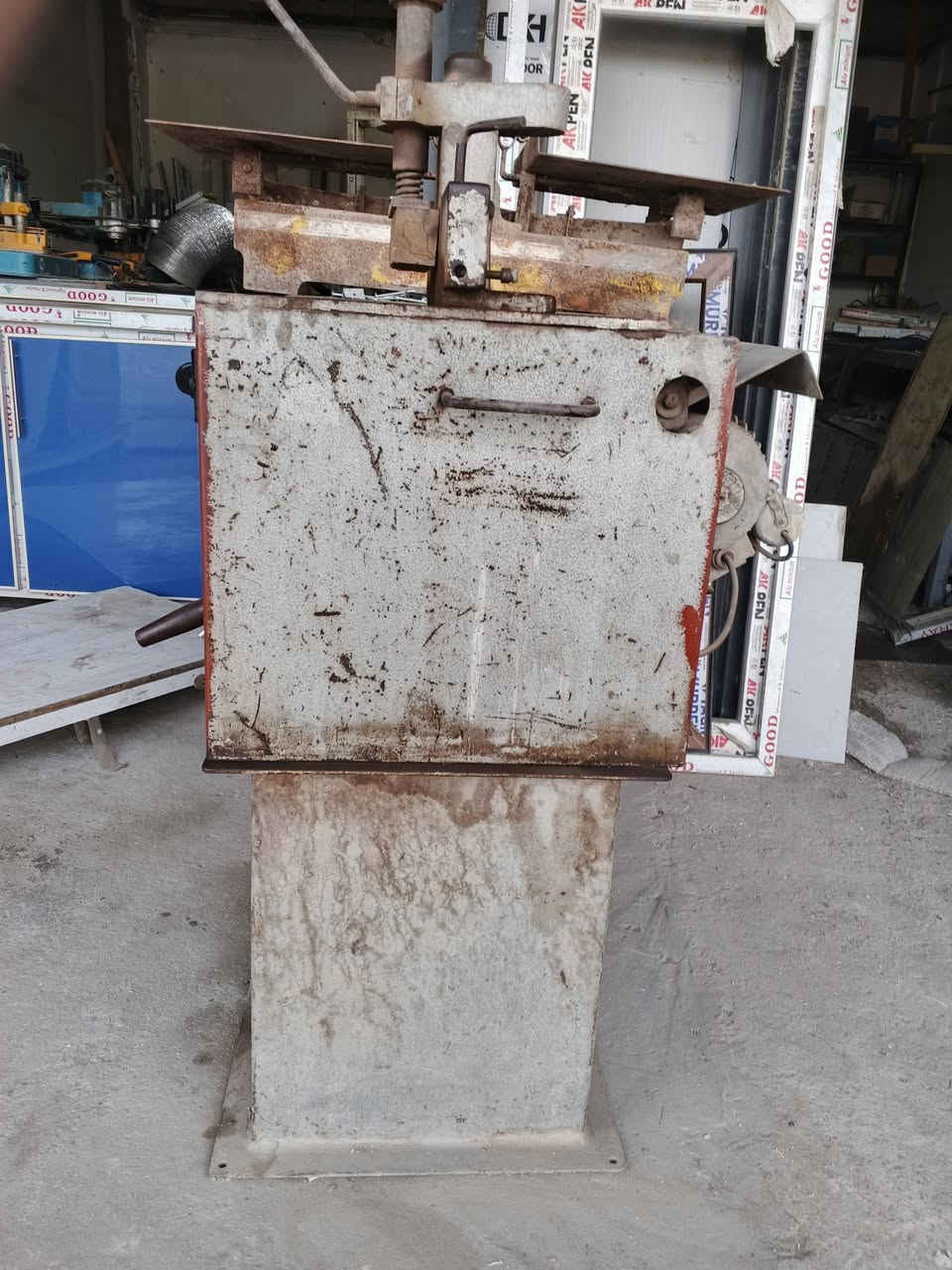 كتر غطاس الخطيب شغال ينقصه القايش مع هديه التيغ الرقم/***********
