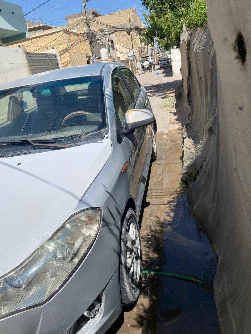 سلام عليكم شيري فلاوين 2011  محرك مجفت  تبريدثلج 🥶🥶 كهربائيات كله شغاله سياره بلاديه جاهزه  سعرها ٢٤  مكاني النجف ***********
