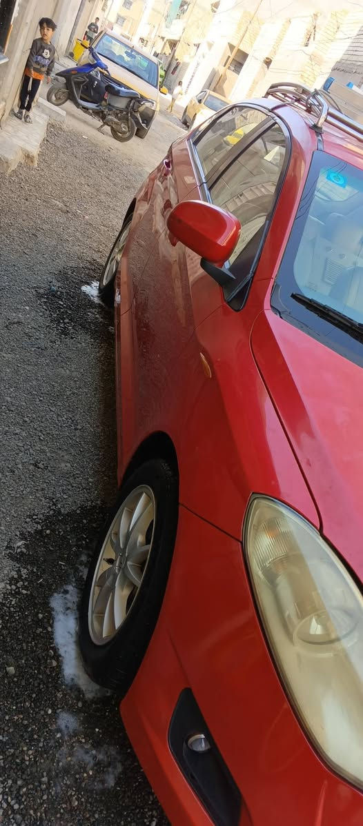 شيري فلاوين موديل 13سيارة نضيفة حيل كير ومكينة وتبريد فول كهربائيات شغالة منضومة بانزين كلة جديد تخم تأير جديد سبير جديد داخل جديد وصور كدام عينك شوفة رقم نكليزي بسمي ثاني يوم تحويل بيه طخة بل بنيد ونفسة معدل ومرشوش شراي هذا رقمي *********** مكاني بغداد دورة ابو دشير سعر 42وبيه مجال قليل المو شراي عبر المنشور
