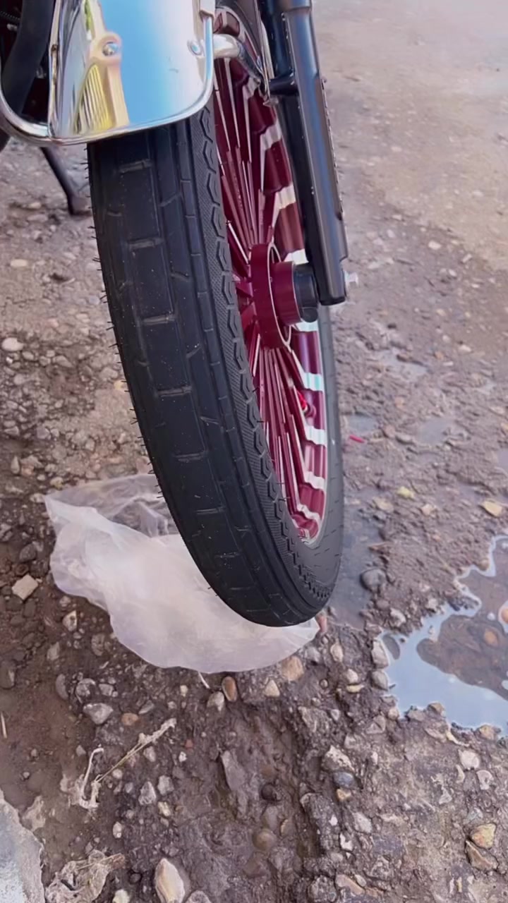 ايرانيه للبيع موديل 25دراجه كفاله عامه صاله شهرين من نازله رمبه السعر 850بدون غراض المكان الشعب شارع صحه الرقم ***********
