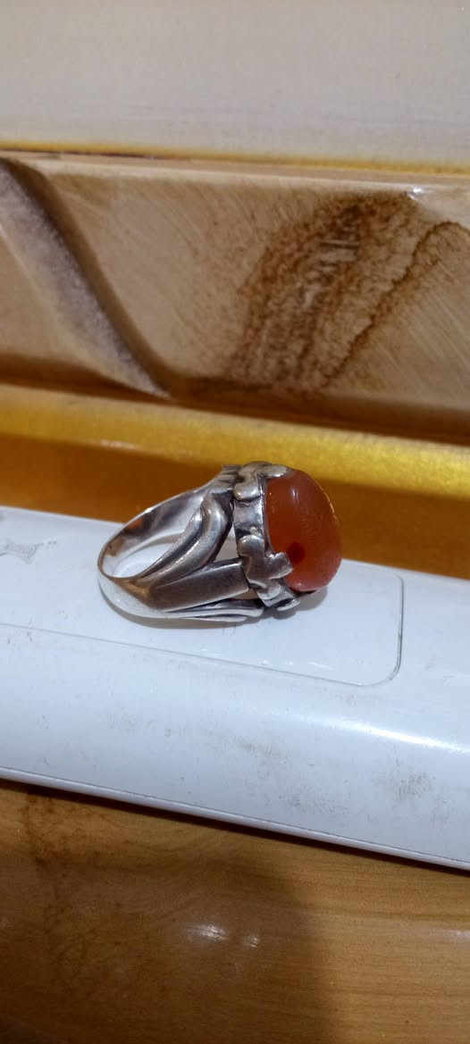 يماني مشمشي قديم مخطوط آية الكرسي 

السعر 125 

بغداد


**إذا كنت صاحب هذا الإعلان وتريد حذفه لأي سبب، رجاءا أرسل رسالة إلى الدعم الفني**