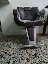 كرسي حلاقة • مستعمل قليل • بغداد الشعلة