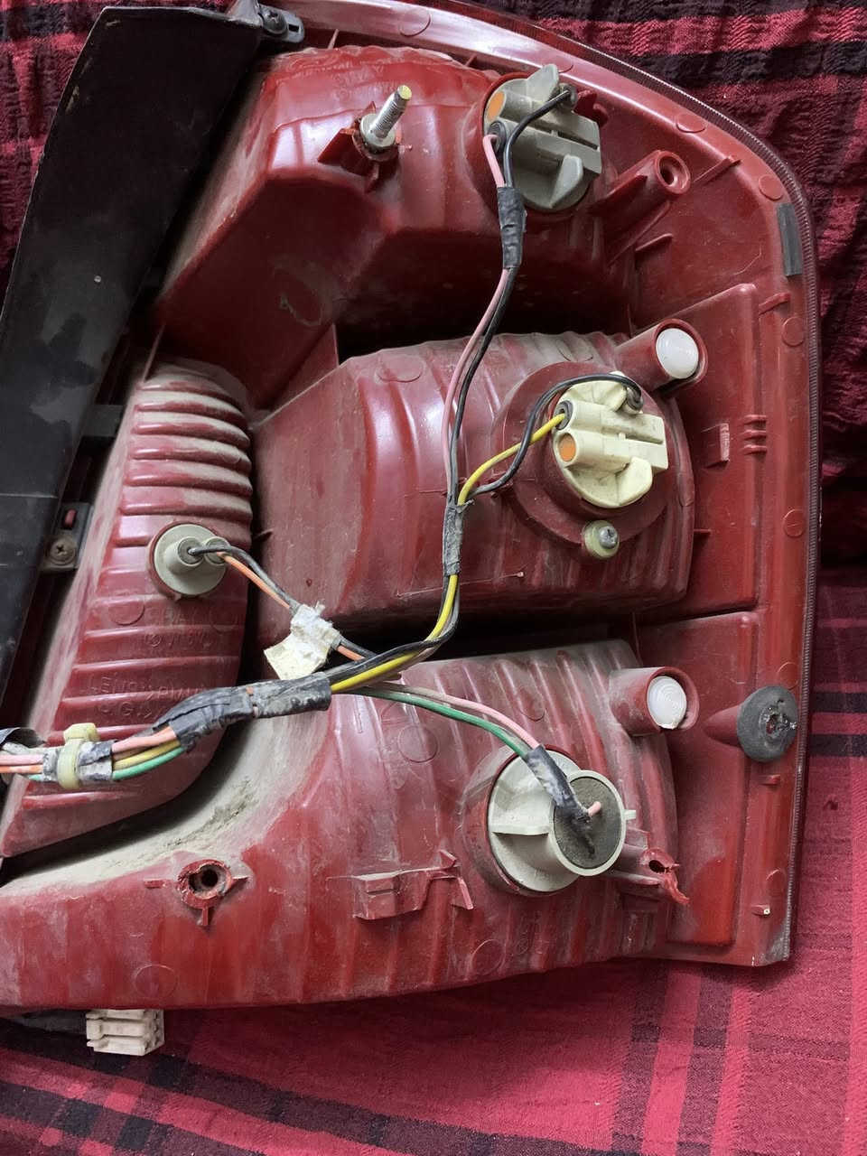 السلام عليكم اخوان من رخصة الادمن زوج بكلايتات اصليات موتجاريات للبيع رايدهن ب85للتواصل على الرقم  للعلم اليمنى بي كسر بسيط***********
