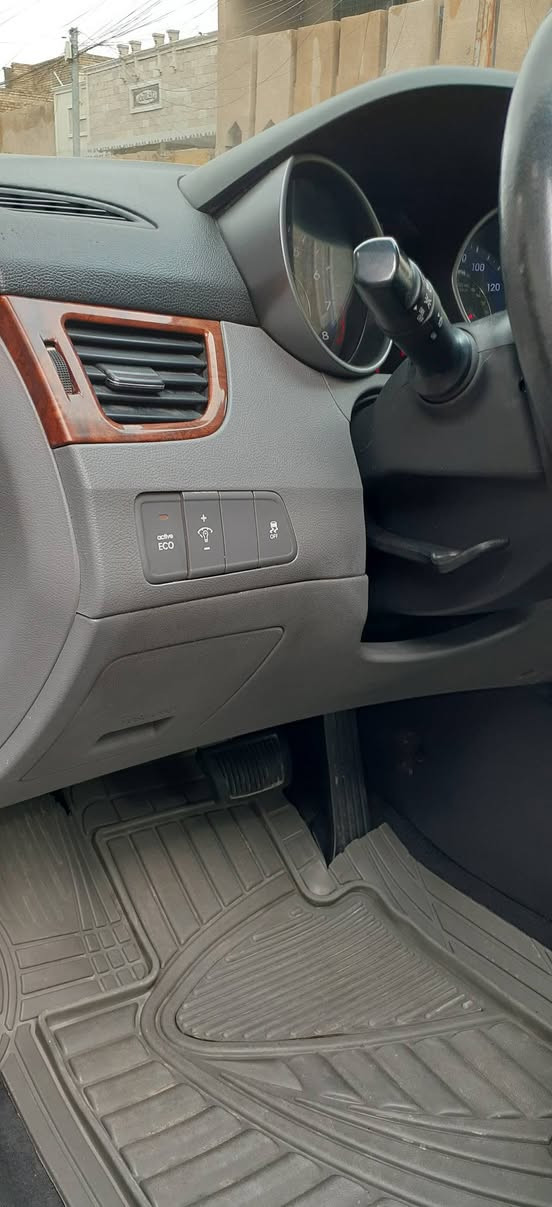 يالله الهم صلي علا محمد 
سلام عليكم خوان النترا١٣ للبيع حادث خلفي رقم بغداد نكليزي تخم تاير صدر مكينة ١٨٠٠دوش لا تنقيص ولا تبخير كفالة المكينه سبانة ممدود عليه السيارة مسويله ادامه كاملة يعني تاخذه متصرف علية او بل عافية للي من نصيبه باقي التفاصيل بل فيديو رقمي ***********بي واتس اب
