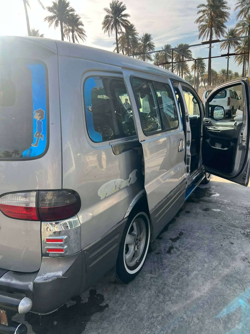 ستاركس 2007 مفتوح سياره جديده لا صبغ لا ضربه مكينه خيط تبخير كور وبم ونوزلت جدده سبب تبخير مكينه حلوه وكير واكسل مكفولت شواصي بلاد بس جهت السايق بيه بي نكده خياس وسويتها صدر امامي خلفي جديد زوح تابرات جدد وزوج ثاني نص عمر
*********** مكاني بغداد شراي اتصل
