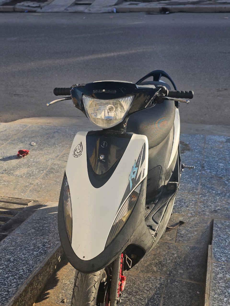 سلام عليكم شباب ماكس عدله البيع
دراجه نضيفه ومراتبه ودراجه صارله بل رابع شهر طالعه 
من وكيل دراجه 
ــــــــــــــ
غراضه البلاد كله 
بوشه 49 بلاد شلعه ومعدل شلعه فول 
دراجه ما مفتوحه دراجه مكفولة كفاله عامه 
ــــــــــ 
دراجه نضيفه 95 % 100 العنوان العمارة ابو رمانه 
تجي وتفحص وتشوف بعينك واني لو ما معتاز ما بيبع 
وشراي يتفضل خاص/ودراجه كله ختم واحد ويه لمكينه ولمايعرف بسعرهن لا يكسر بيه /رقمي ***********
