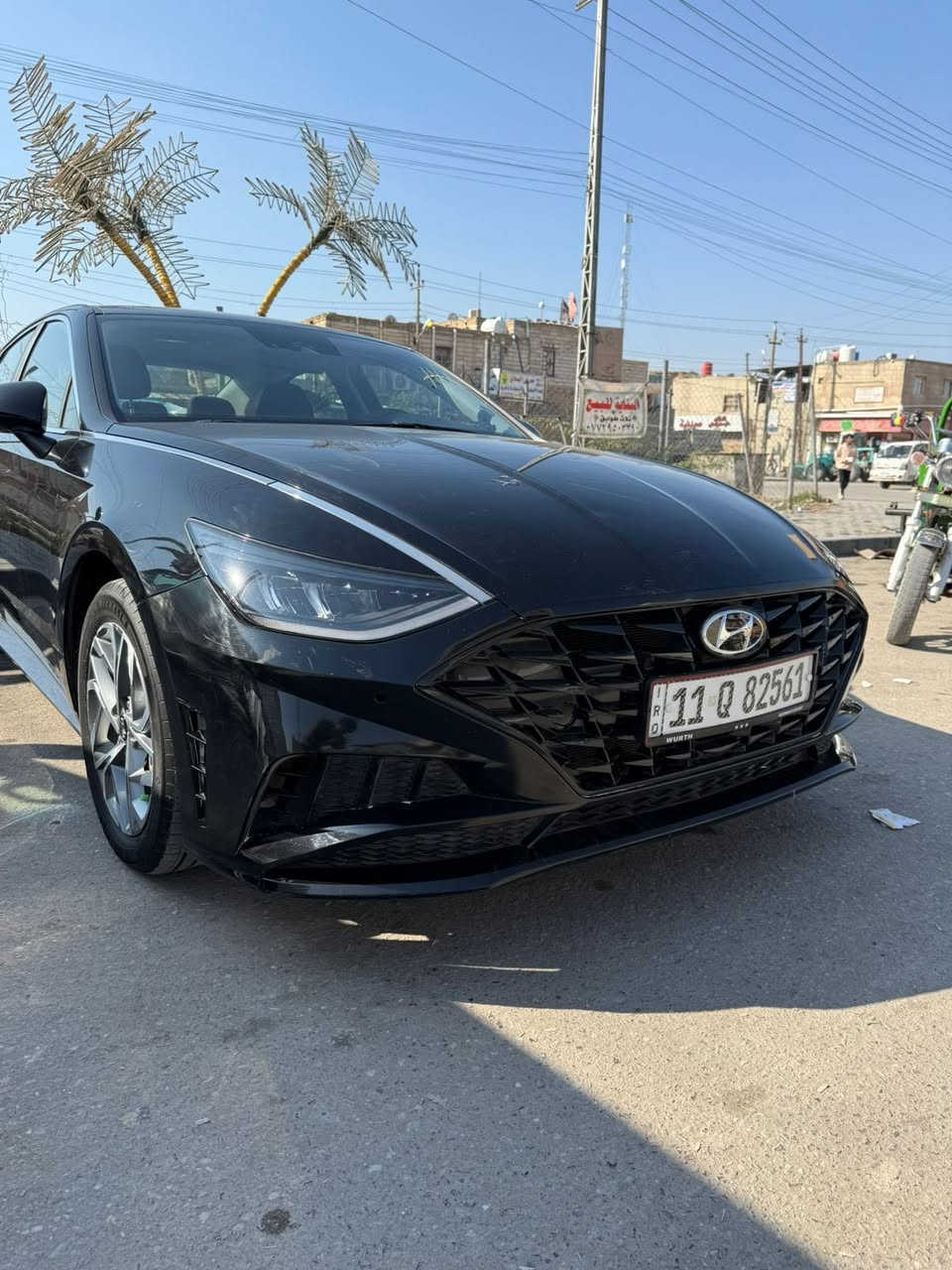 السلام عليكم  يولد بس انتبهو للكلام كله وتشلعون عيوني 
اول ماابدي بل سعر ١٥٧ ورقه وانه خادم مكاني بصره 
مكاني بصره حالياً السياره على وضع الفديوات بس اني نزلت الكم صورها قبل التغليف 

سوناتا 2023 بدون ايرباگ مكينه 2500  بغداد معوقين صور الضربه نشرتهن ماشيه 48 mi 
سياره ضربتها جاملق امامي وباب وشويه وحافه البنيد مرشوشه شويه كد شبر والباقي كفاله التكمه بيها تصليح لن جاي تشوفون ضربتها بس كلش حلوه ضربتها بدون ايرباك سياره مزوعه موصفات ماعده التنته السياره حالياً مغلفه فانتا بلاك بي ضمان خمس سنوات تريد اتشيله كلش طبيعي مغلفها علمود احافض عليها من الزلوغ سياره نجي للمواصفات 
شاشه بيانو 
كشن كهرباء 
تبريد تدفه استيرن 
خمس وضعيات قياده 
تدفئه كشنات 
قياده ذاتيه 
رادارات اماميه خلفيه 
وضعيه البارك 
حساس اذا كدامك او خلفك سياره تلزم بريك لوحدها 
درايف مود 
ECO
سيارت بلكارتون مكينه كير كفاله وباقي البدي كفاله من كلشي سياره تلف راسك وتنام رحت بيها لربيل وورجعت وضليت خمس ايام صرفت ١٣٥ الف وكله محسن سياره انسه الصرف تفويله دخلك بغداد ويبقه ربع بيها وشرط امشي بيها ٢٠٠ سياره مااحمدلك بيها بس جاهزه لل اخير طخم تاير حداديه لوك  بس هيه تحب المحسن اكون وياكم واضح بس ماتصرف التفويله بلداخل تبقى عدك سبوع اذا اقل السبوع اني خسار سياره كلش حلوه مكاني بصره كرمه علي ***********وتكونون صاحبين فضل عليه اذا تتصلون وره ١٢ ضهر لن راح انام😂
