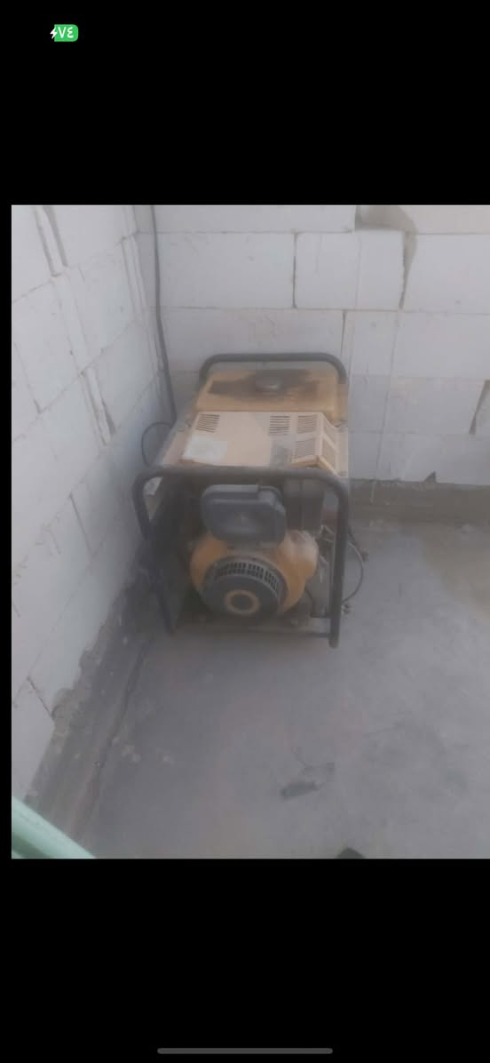 سلام عليكم مولدات للبيع وحده شغاله والباقي عاطله مكاني نجف ***********
