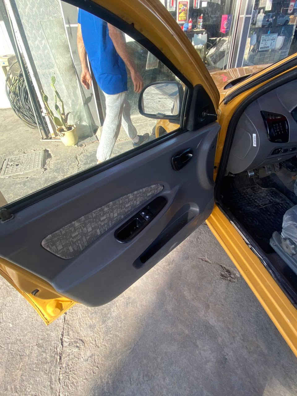 طيبه موديل 17 مسجله 16 مكينه كير تبريد خير من لله لسياره أحله من لصور لأ صبغ ولا ظربه نغم تاير جديد صدر أمامي خلفي جديد مكاني لبياع شرطه الرابعه مبالي *********** سعر 40 ورقه لحب يشتري يتصل ماجوب خاص
