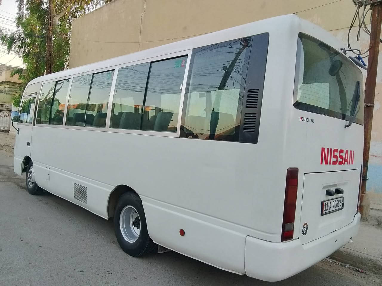 السلام عليكم
كوستر  للبيع موديل 2003 كاز
رقم بغداد انكليزي باسمي 
مصفره هيئه وغرامات مصبوغه للجماليه 
تبريد شغال يعوزو قايش
مكان سيارة موصل 
***********
